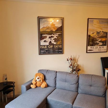 Modern Spacious Central Apartment Portree Exterior photo